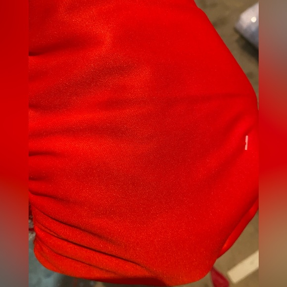 Red sport wig (176) - Picture 2 of 4